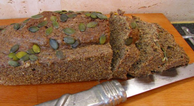 Sunflower and linseed microwave low carb bread