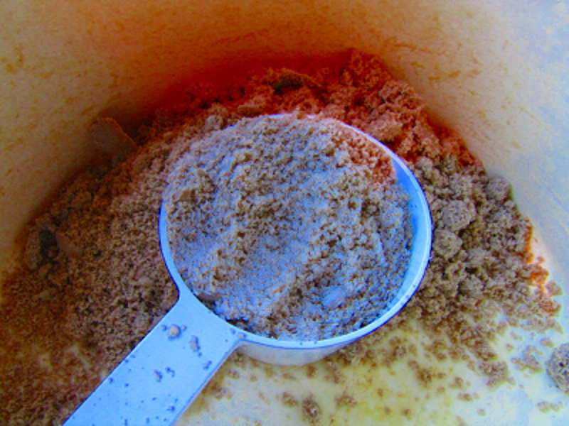 Ground sunflower seeds and linseeds