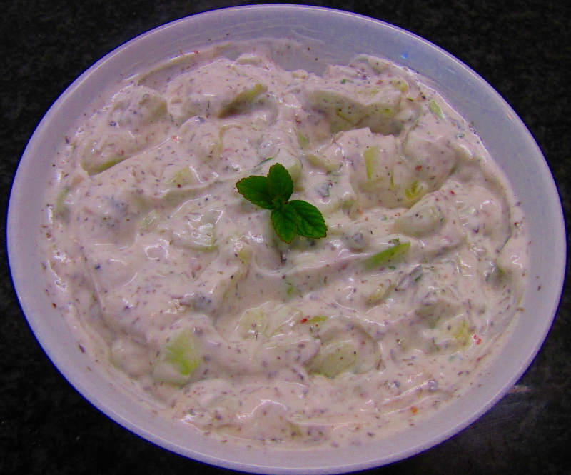 Cacik - Turkish Yoghurt with Cucumbers and Herbs