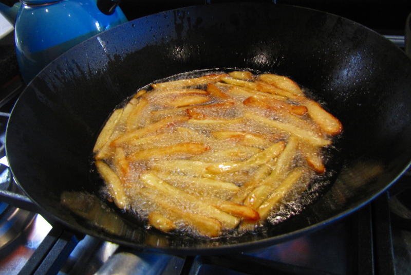 Deep frying the frites a second time